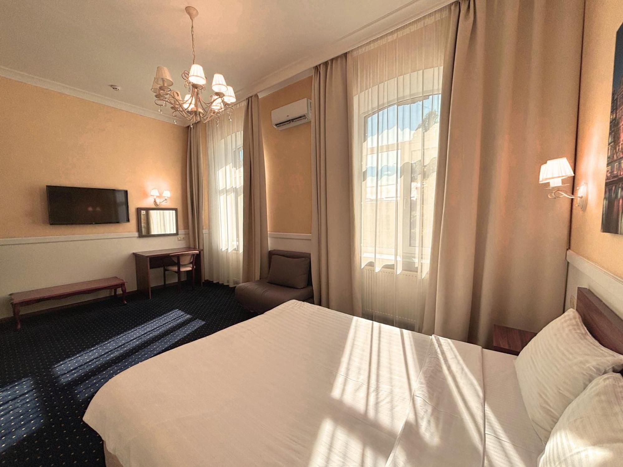 Hotel Odeska Astoria Odessa Esterno foto