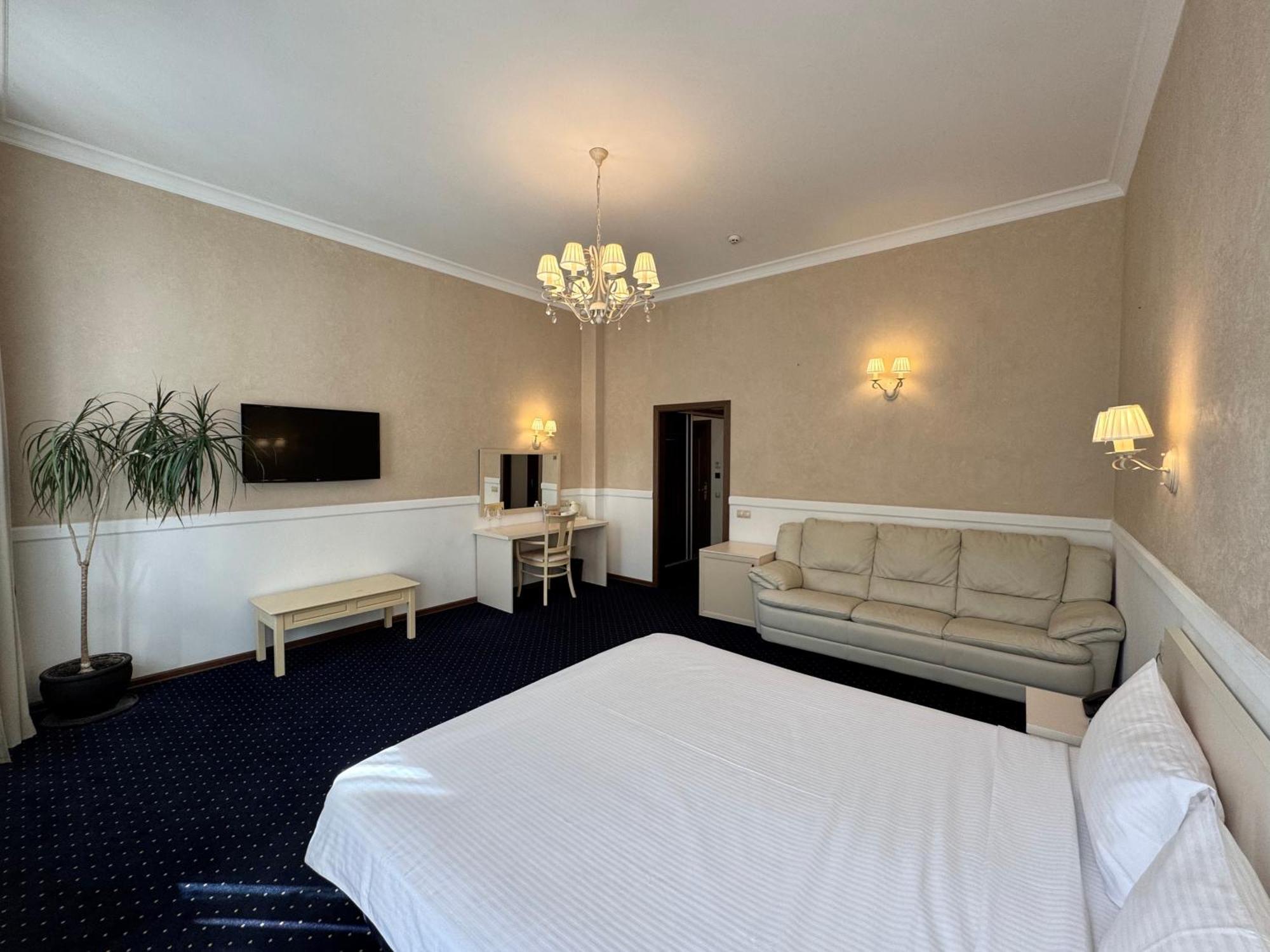 Hotel Odeska Astoria Odessa Esterno foto